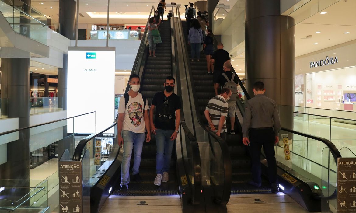 Brasil tem 7,26 milhões de casos de covid-19 e 187,2 mil mortes Foto: Agência Brasil