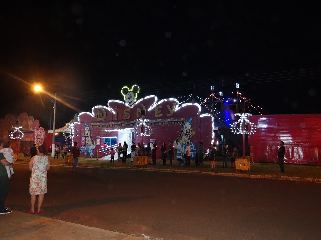 Circo Disney está instalado em frente ao ginásio de esportes Fávio Derzi / Foto: Moreira Produções