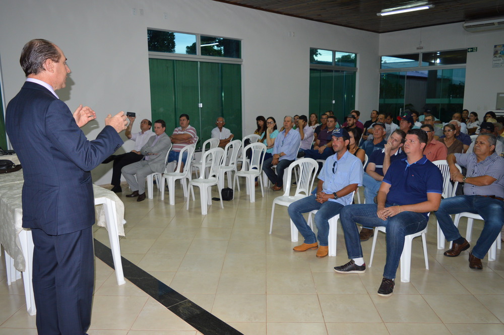 Preocupados, produtores rurais de Amambai debateram Funrural nessa quinta (15) Palestras esclareceram diversas dúvidas dos produtores e profissionais de contabilidade / Foto: Moreira Produções