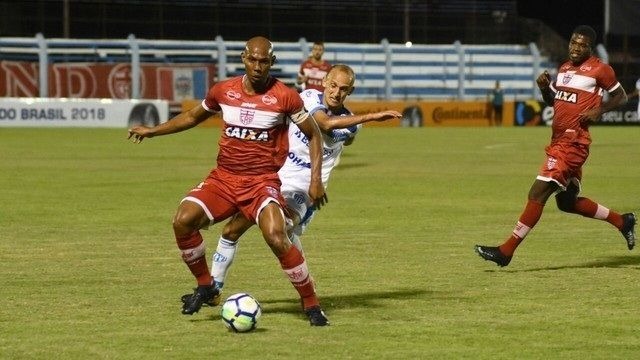 CRB vence Novo Hamburgo nos pênaltis e vai enfrentar o São Paulo CRB vence fora de casa e avança na Copa do Brasil (Foto: Globo Esporte)