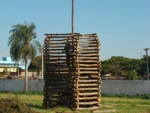 Agenda de eventos para Amambai e região Uma fogueira de 12 metros será montada para o Arraiá da Prefeitura de Amambai.
