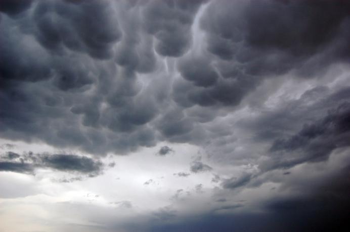 Pancadas de chuva isoladas amenizam calor neste sábado