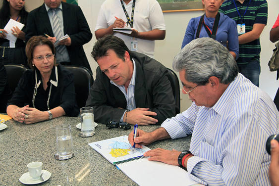 Puccinelli recebe governador paraguaio e confirma apoio para desenvolvimento Puccinelli recebe governador paraguaio e confirma apoio para desenvolvimento