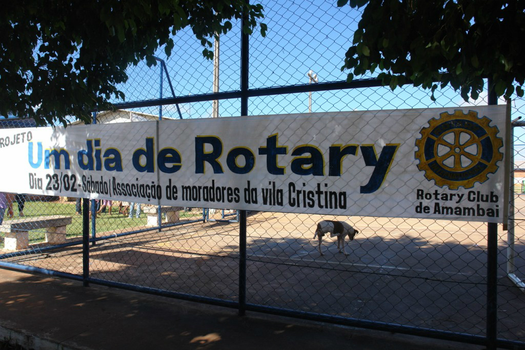 Para comemorar os 109 anos do RI, Rotary de Amambai e parceiros realizam projeto Ano passado, a ação foi na vila Cristina, neste ano, no Conjunto Habitacional Nossa Senhora Aparecida.