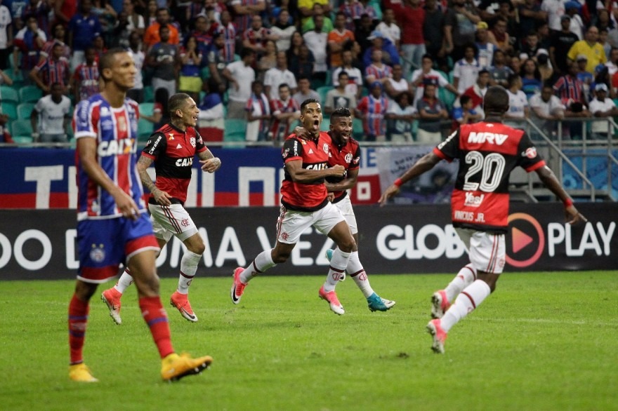 Flamengo vence o Bahia e entra no G-6 Flamengo vence o Bahia e entra no G-6 / Foto: Divulgação