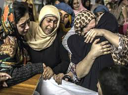 Vigílias com velas e orações em mesquitas, em homenagem às vítimas, foram feitas durante a noite em diferentes cidades paquistanesas. Foto: Divulgação