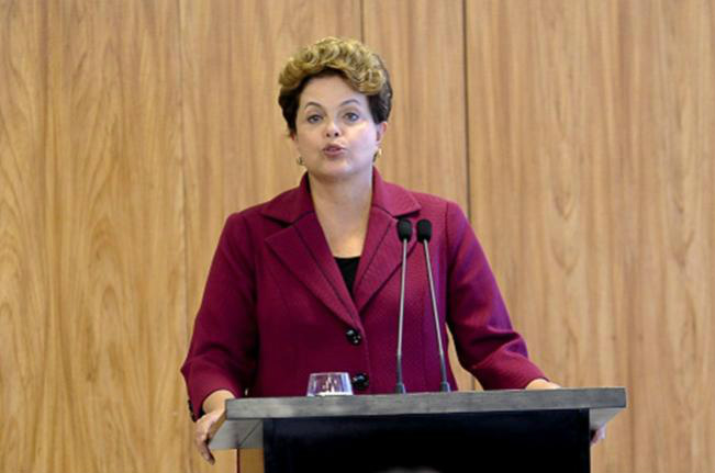 Governo suspende por 30 dias pagamentos às ONGs Governo suspende por 30 dias pagamentos às ONGs