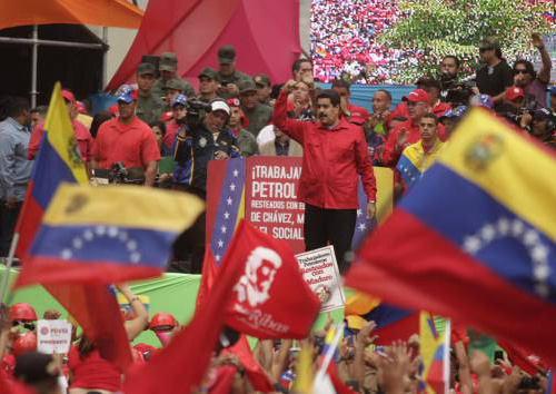 Leopoldo López é acusado de estar por trás da violência que deixou três mortos em protesto ocorrido há uma semana; Em discurso, presidente Maduro denuncia “golpe fascista”