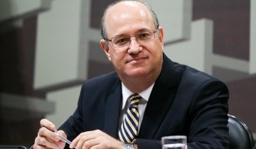 BC: reformas são fundamentais para gerar crescimento Para Goldfajn, economia já dá sinais de recuperação gradual