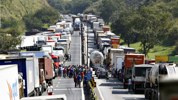 PRF registra 48 manifestações de caminhoneiros em 11 estados