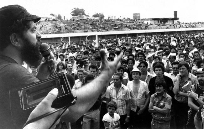 Lula, que deu voz ao povo, inicia a sua maior batalha Lula, que deu voz ao povo, inicia a sua maior batalha