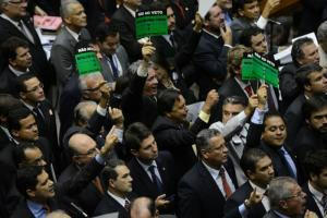 Congresso não vai anular sessão que derrubou os vetos dos royalties do petróleo Congresso não vai anular sessão que derrubou os vetos dos royalties do petróleo