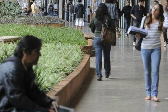 Alunos mais pobres ampliam presença em universidades públicas