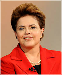 Em ato de campanha, Dilma defende novo ciclo de desenvolvimento para o país