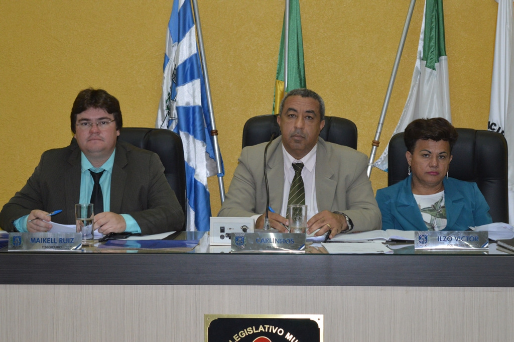 E/D- Vereadores Maikell, Carlinhos e Ilzo Victor, membros da mesa diretoria do legislativo de Amambai / Foto: Moreira Ptroduções