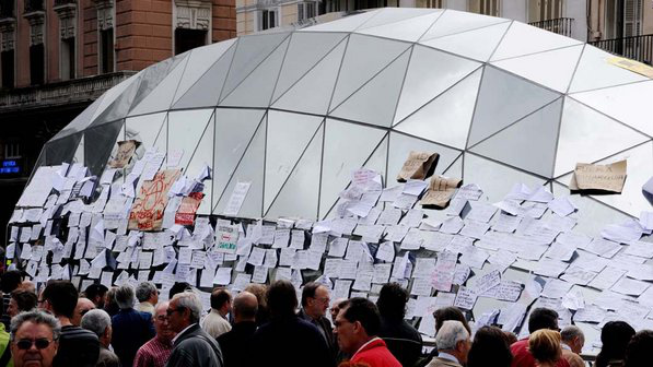 Puerta del Sol, em Madri: desemprego na Espanha ultrapassa 22% (Dominique Faget/AFP) 
