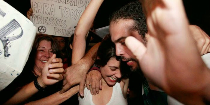 Ativistas são soltos no Rio em meio a tumulto entre manifestantes e jornalistas