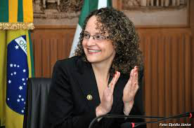 Luciana Genro diz que desafio é dar voz às manifestações de junho