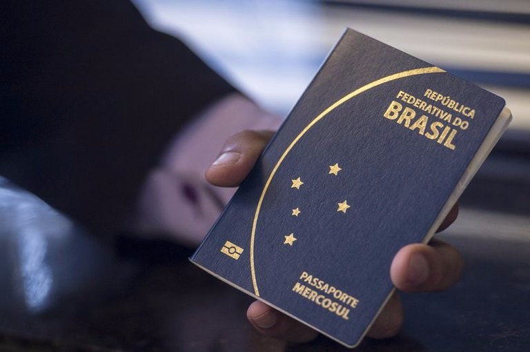 Com Brasil Eficiente, União vai simplificar emissão de documentos Objetivo do governo federal é melhorar a prestação de serviços aos brasileiros