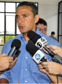 Justiça afasta prefeito de Aquidauana por suspeita de desvio de dinheiro público Justiça afasta prefeito de Aquidauana por suspeita de desvio de dinheiro público