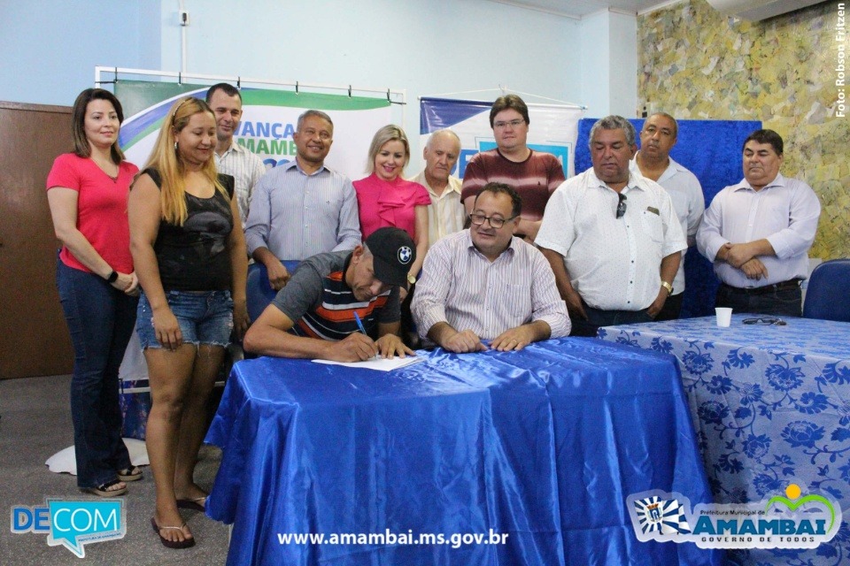 Prefeitura e Câmara de Vereadores contemplaram 23 empresas com incentivo 23 empresas foram beneficiadas / Foto: Decom