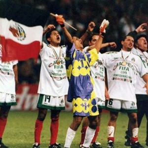 Copa das Confederações da Fifa: conheça a história do torneio Jogando em casa, a seleção mexicana do técnico Manuel Lapuente transformou a Copa das Confederações da FIFA 1999 em festa nacional. (Foto: Fifa)