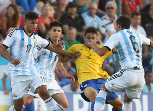 Em clássico, Argentina derrota o Brasil por 2 a 0 no Sul-Americano Sub-20 Em clássico, Argentina derrota o Brasil por 2 a 0 no Sul-Americano Sub-20