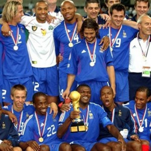 A França reencontrou o caminho da glória internacional com a conquista da Copa das Confederações da FIFA, disputada no país entre os dias 18 e 29 de junho de 2003. (Foto: Fifa)