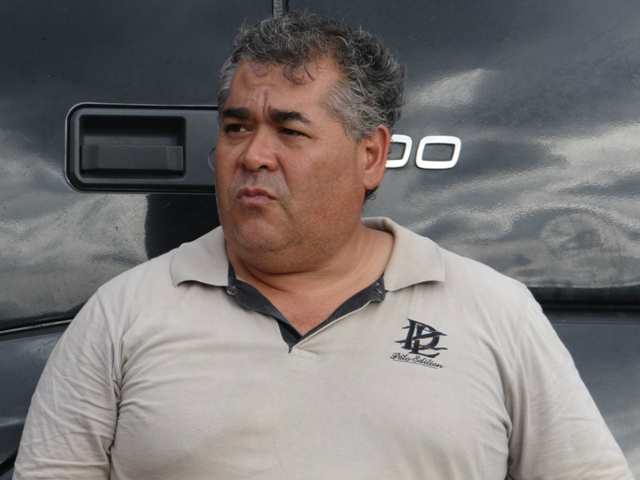 O motorista Ailton Aparecido Sugahara ficou quase duas horas parado na rodovia.