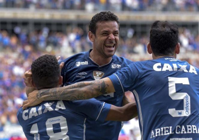 Com gol de Rafinha, o Cruzeiro conquistou seu quinto triunfo (Foto: Gazeta Esportiva )