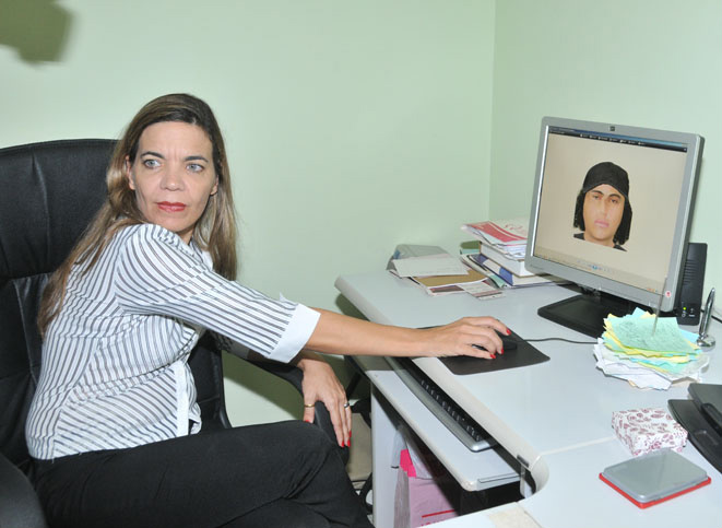 A delegada titular da Delegacia Especializada de Atendimento a Mulher (Deam) Christiane Grossi.