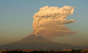 México está em alerta devido ao risco de erupção do Vulcão Popocatépetl, a 60 quilômetros da capital