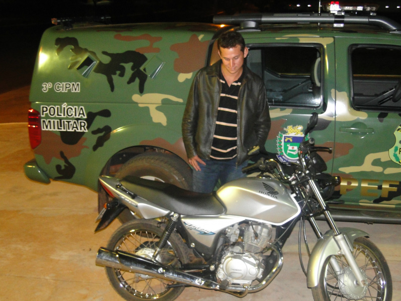 Polícia Militar do Pefron de Amambai prende homem por receptação de moto
