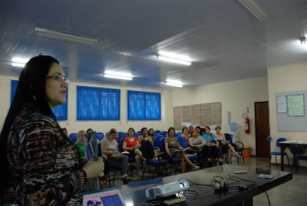 Amambai recebe informações sobre cursos de educação a distância do Senai