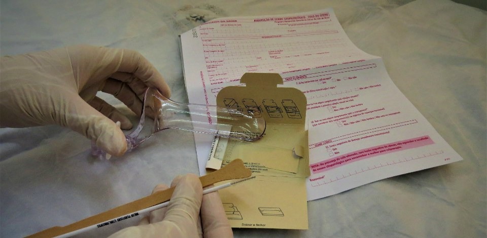 Vacina e exames ajudam a evitar câncer do colo do útero Exame de papanicolau deve ser realizado anualmente por todas as mulheres que já tiveram relações sexuais - Foto: Foto: Prefeitura de São José dos Pinhais (PR)