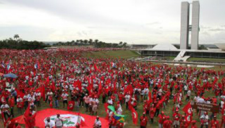 PT e movimentos sociais organizam caravanas para posse de Dilma PT e movimentos sociais organizam caravanas para posse de Dilma