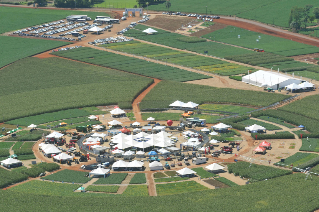 Tecnologia e bons negócios no Superagro da Agro100 Foto do evento realizado em 2016 que reuniu mais de 3.500 produtores. (Foto: Divulgação)