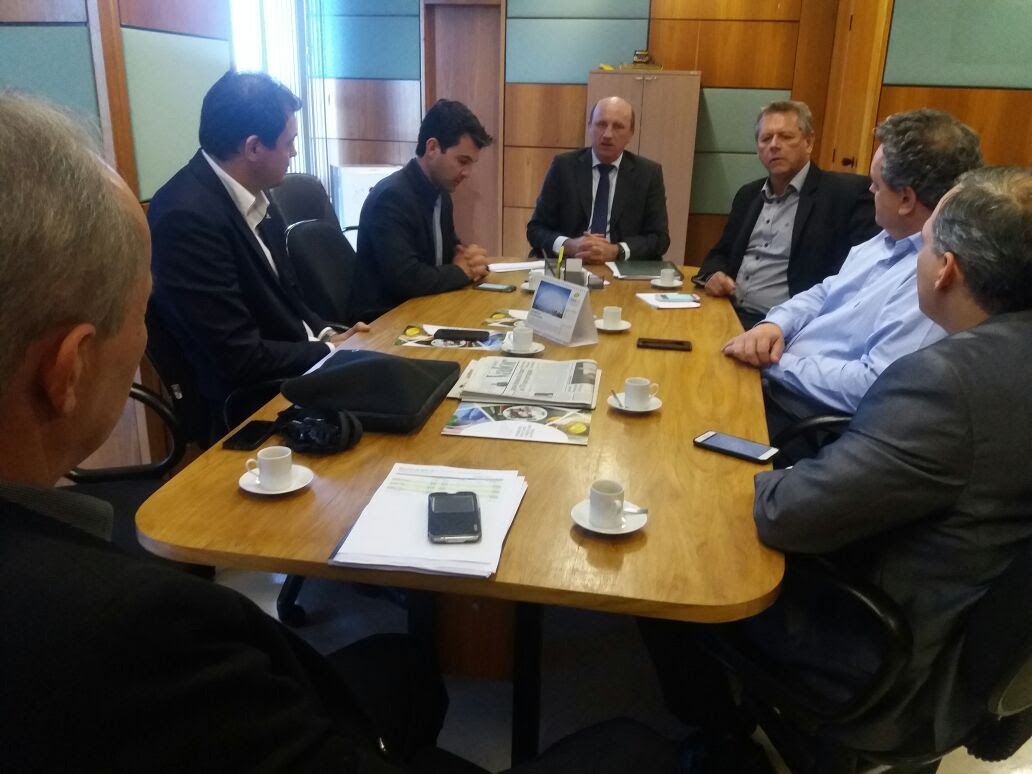 Na foto o presidente da Aprosoja/MS, Christiano Bortolotto, durante reuniao com representantes do Ministério da AgriculturaFoto: Divulgação
