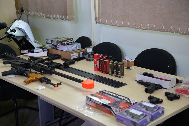 Decreto incluirá apenas a posse, e não o porte, que atuoriza a pessoa a circular com a arma - Arquivo/Agência Brasil