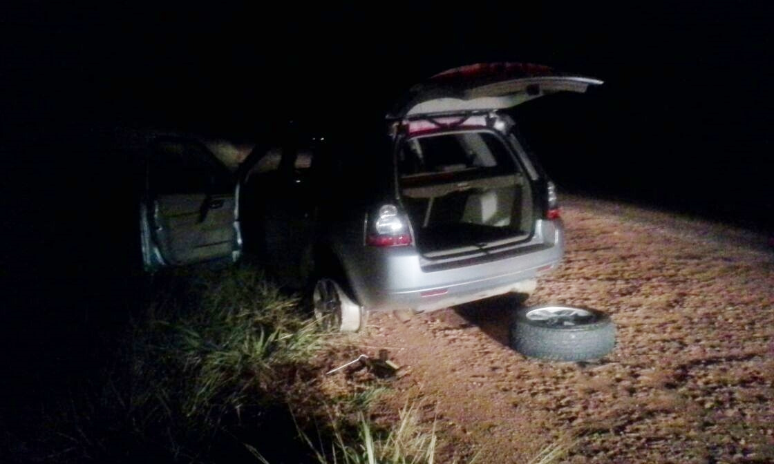 O carro roubado foi recuperado pouco tempo depois / Foto: Divulgação