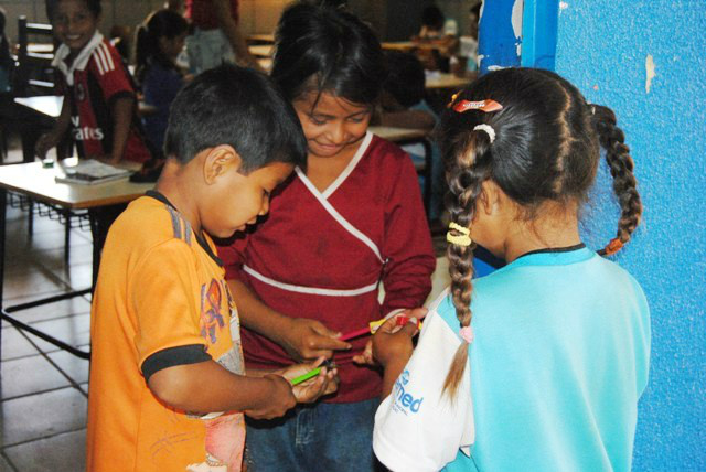 No programa, eles recebem alimentação e orientação.