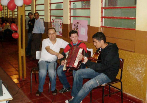 Incentivando a cultura entre os alunos da escola Felipe.