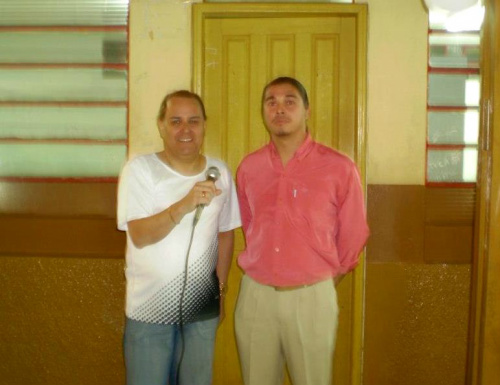 Luís com o atual diretor da escola Cel. Felipe de Brum, Paulo Claidimar.