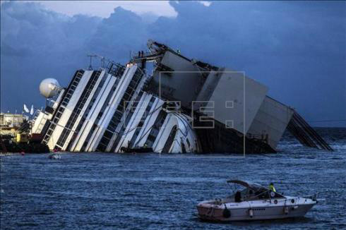 Operação para reerguer Costa Concordia procede de acordo com o previsto