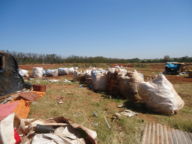 Funasa de MS orienta municípios sobre gestão em saúde ambiental Em Brasilândia o processo de reciclagem existe, mas ainda há a necessidade da implantação do programa de coleta seletiva.