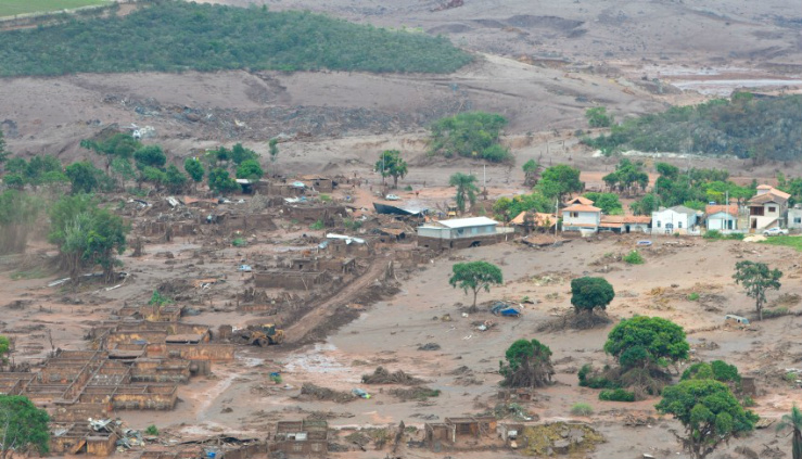 Responsabilidade ambiental do acidente em Mariana-MG é da empresa Responsabilidade ambiental do acidente em Mariana-MG é da empresa