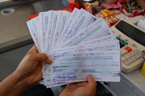 Crescem as devoluções de cheque por falta de fundos, mostra pesquisa da Serasa