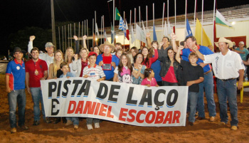 em 2011, durante o encontro estadual, ele foi homenageado. O ex-patrão do União Amambaiense, Ronan Silva, nominou a pista do clube como Pista Daniel Antunes Escobar. (Foto: Moreira Produções)