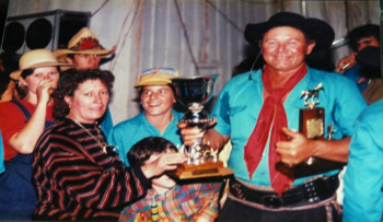 Quando Daniel Escobar começou a laçar, na década de 80, Amambai “era uma cidadezinha que tinha muita areia”. (Foto: Reprodução)