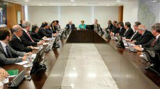 Governo e dirigentes discutem situação do futebol brasileiro Governo e dirigentes discutem situação do futebol brasileiro